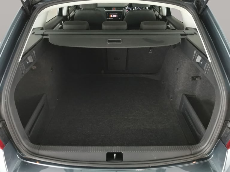 2020 Skoda Octavia 1.6 TDI SE Technology Estate 5dr Diesel Manual Euro 6 (s/s) (115 ps) - CLIM Es...