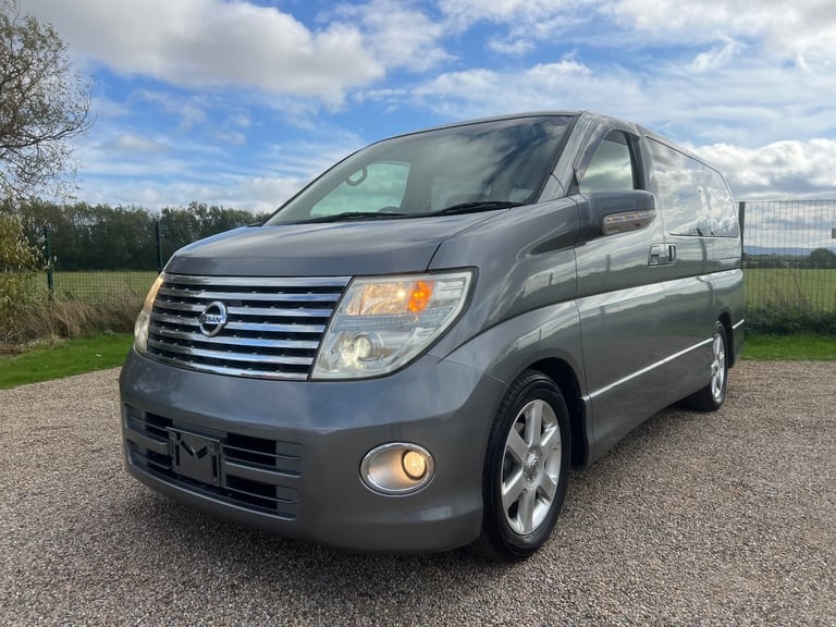 image for NISSAN ELGRAND 3.5 HIGHWAY STAR PREMIUM 4X4 AUTOMATIC * TWIN POWER DOORS *