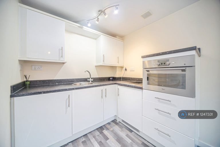 1 bedroom flat in Anglesea Terrace, Southampton, SO14 (1 bed) (#1247331)