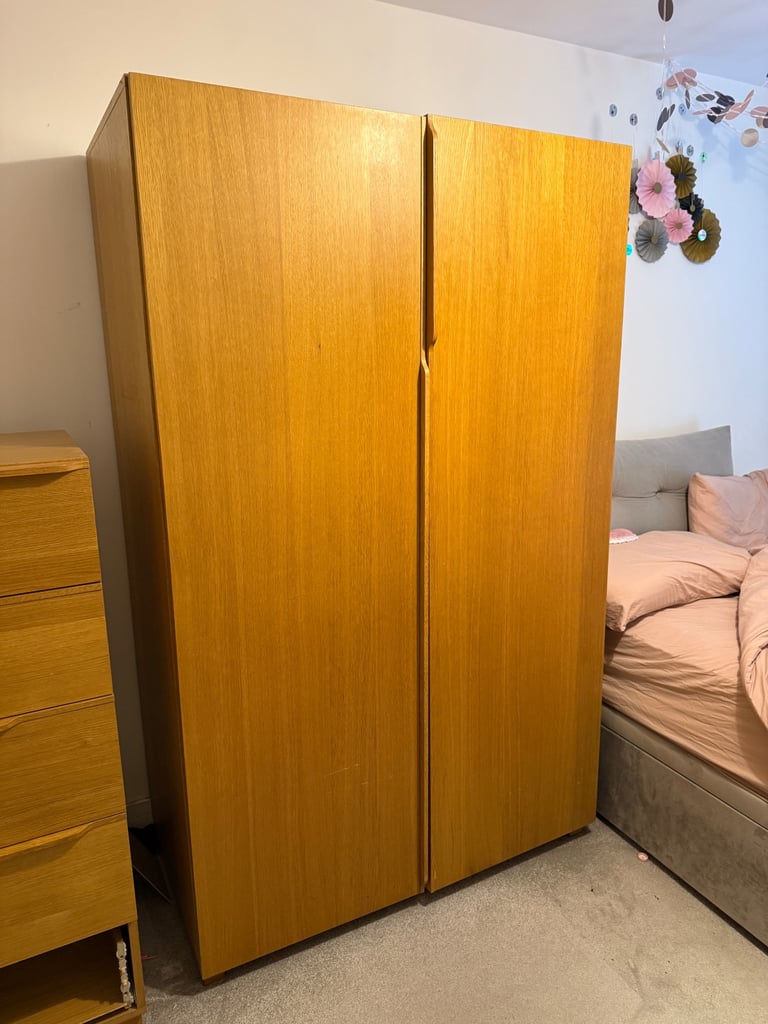 FREE DELIVERY HABITAT SOLID OAK 2 DOOR WARDROBE GOOD CONDITION