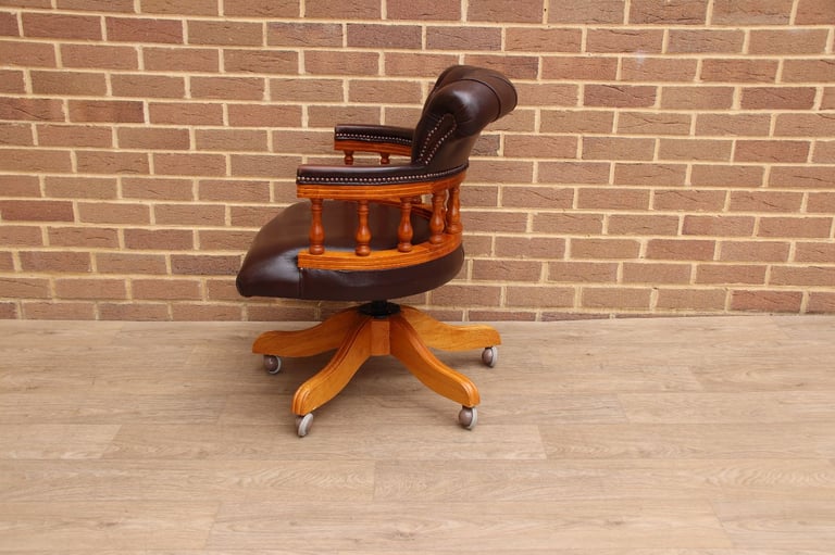 Chesterfield Gas Lift Captains Chair (UK Delivery)