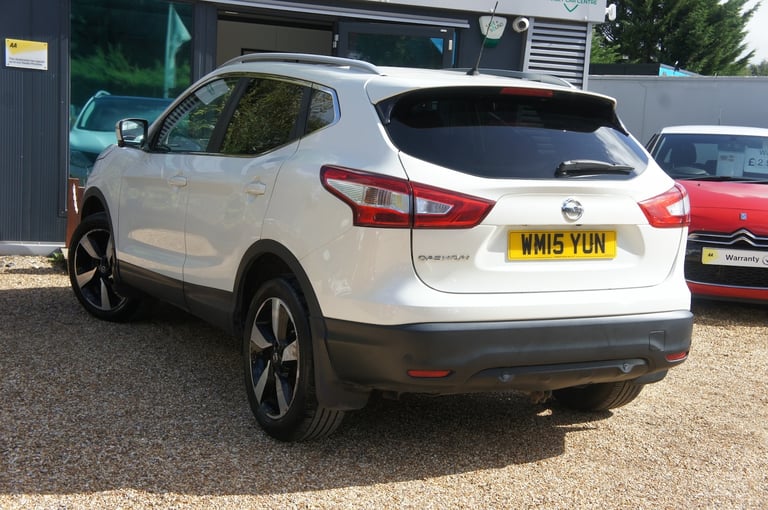 2015 Nissan Qashqai 1.6 dCi N-Tec+ 5dr HATCHBACK Diesel Manual
