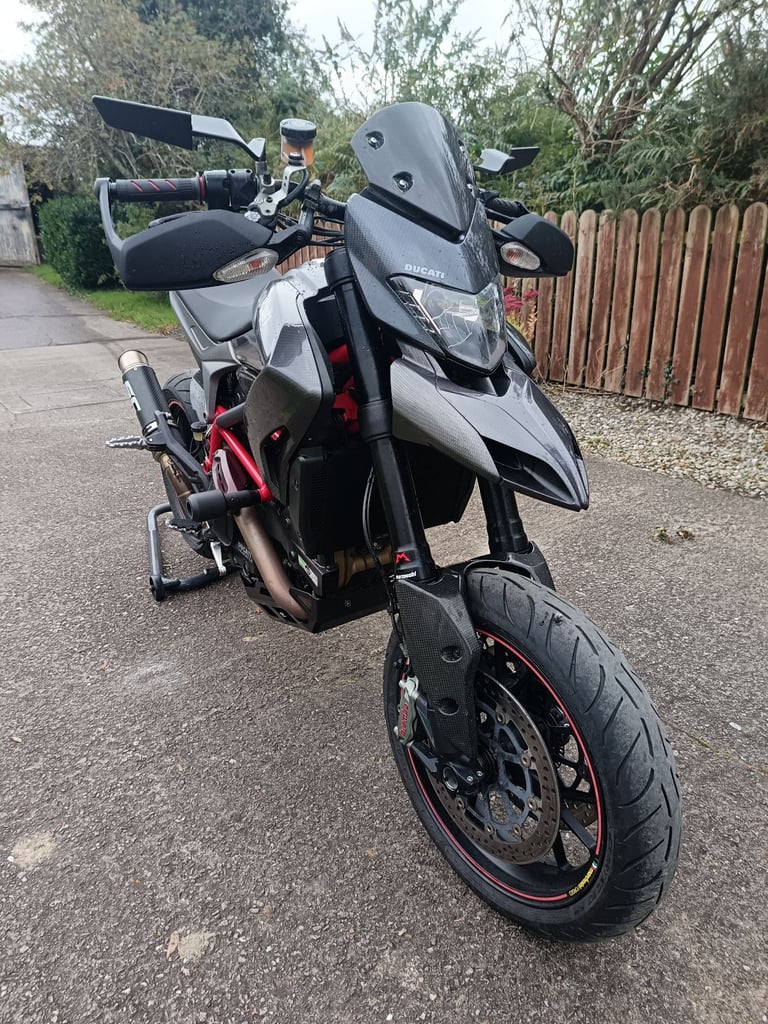 Ducati hypermotard 821 sp