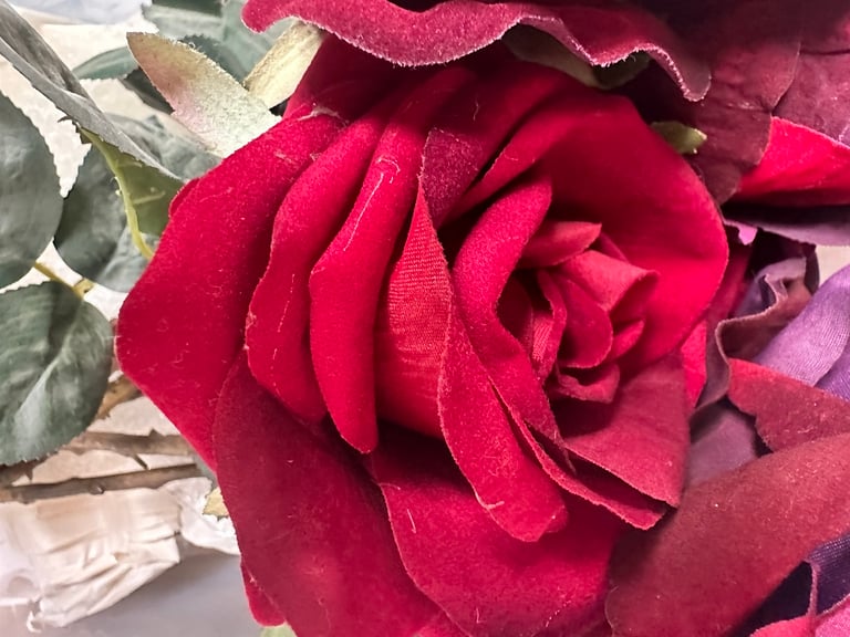 Large bunch of faux silk red roses with stems 