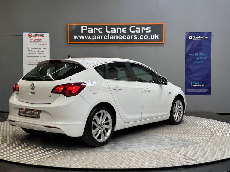 2015 Vauxhall Astra 1.6i 16V Tech Line GT 5dr ** ONLY 65000 MILES ** Petrol