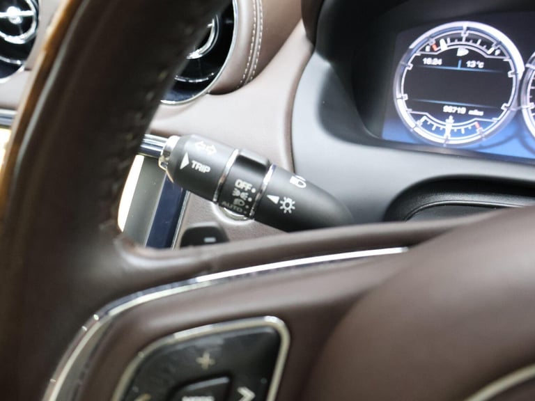 2010 Jaguar XJ 3.0d V6 Portfolio 4dr Auto SALOON DIESEL Automatic