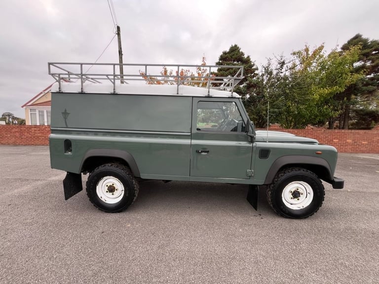 2012 Land Rover Defender 122bhp 2.2 TDCi Hard Top SUV Diesel Manual 4WD Euro 5 ONLY33K PANEL VAN ...
