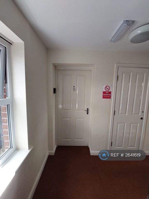 2 bedroom flat in Alma Wood Close, Chorley, PR7 (2 bed) (#2641619)
