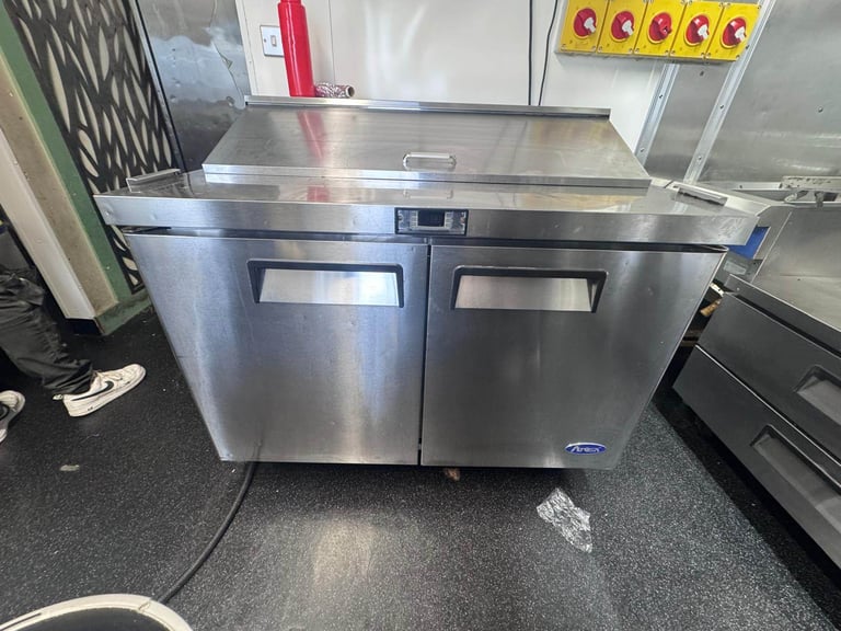 Atesta double refridgerated counter