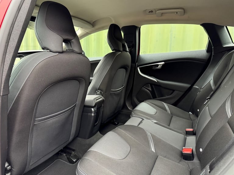 2016 Volvo V40 2.0 D2 Momentum Nav Plus Hatchback 5dr Diesel Manual Euro 6 (s/s) (120 ps) Hatchba...