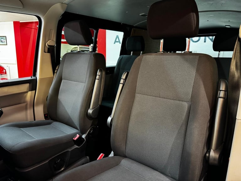 2017 Volkswagen Transporter 2.0 BiTDI T32 BlueMotion Tech Highline Kombi FWD SWB Euro 6 (s/s) 5dr...