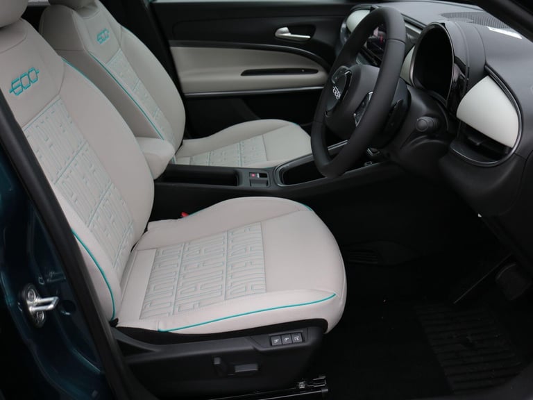 2025 Fiat 600 1.2 Hybrid 48V La Prima 5dr eDCT-6 HATCHBACK PETROL Automatic