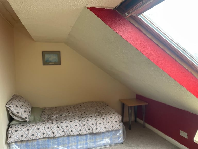Two Newly Refurbished Rooms in Clean, Quiet Home – Ideal for Students or Professionals