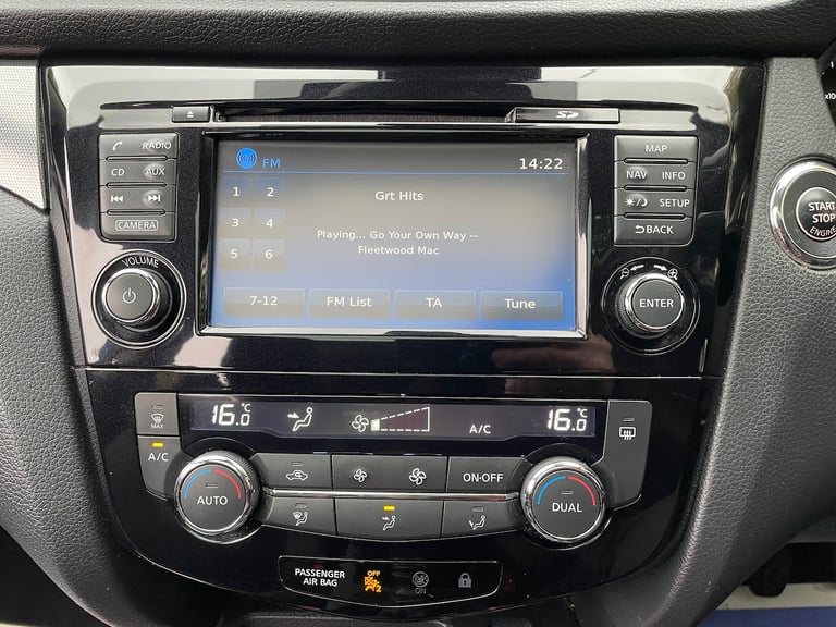 2017 Nissan Qashqai 1.2DiG-T N-Connecta 5 Door Petrol Suv In Blue - Euro 6 HATCHBACK Petrol Manual