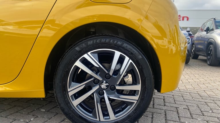 2023 Peugeot 208 1.2 PureTech Allure Premium + Hatchback 5dr Petrol Manual Euro 6 (s/s) (100 Hatc...