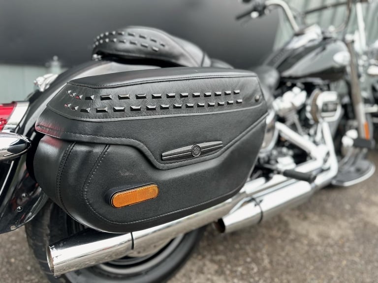 2022/22 Harley-Davidson Heritage Classic 114 1868 Motorcycle 