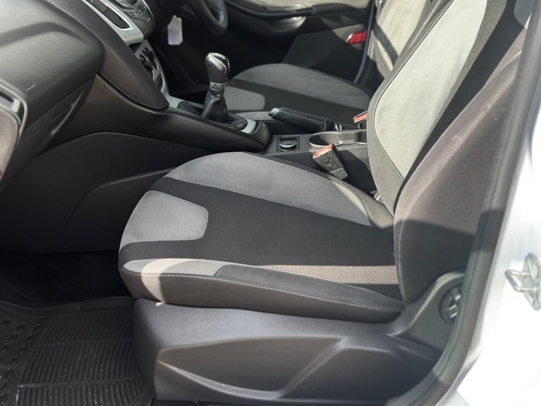  Ford Focus 1.0T EcoBoost Zetec Euro 5 (s/s) 5dr Petrol Manual