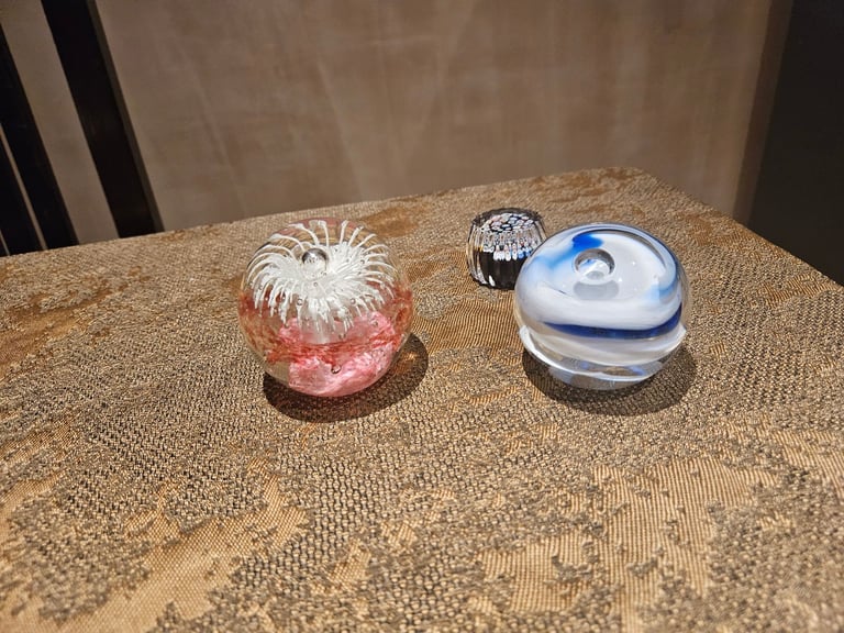 3x paperweights brand new made out of glass