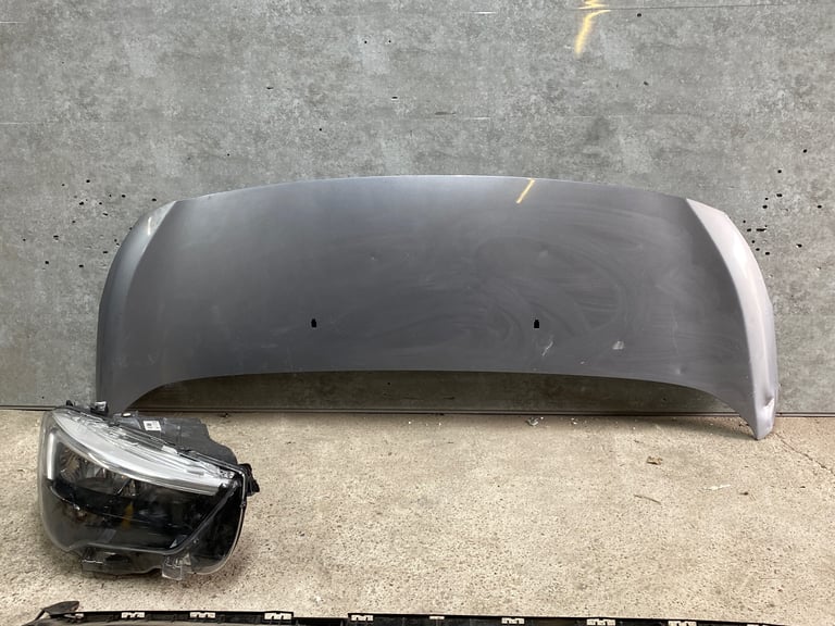 Vauxhall combo front bumper grill + bonnet + drivers light 2018 - 2024