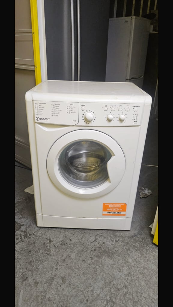 Indesit white 7kg washing machine. In excellent working condition. With 3 months warranty. 