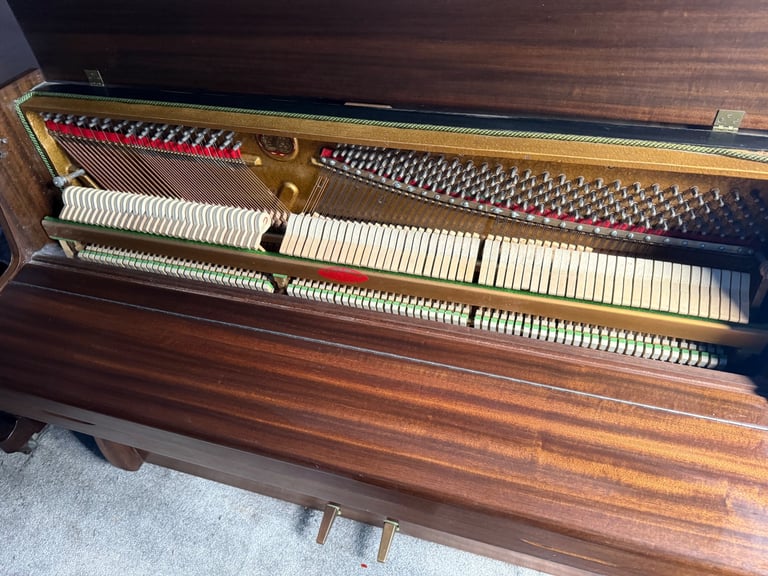 Barratt Robinson FREE DELIVERY FREE STOOL TUNED 