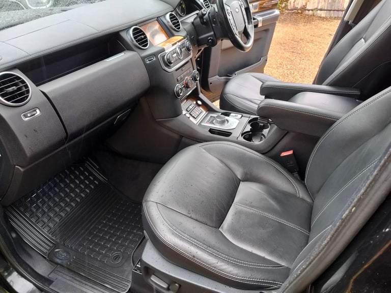 Land Rover Discovery 4 HSE Luxury. Cambelt done. F.S.H. MOT October 2026. Lovely example 