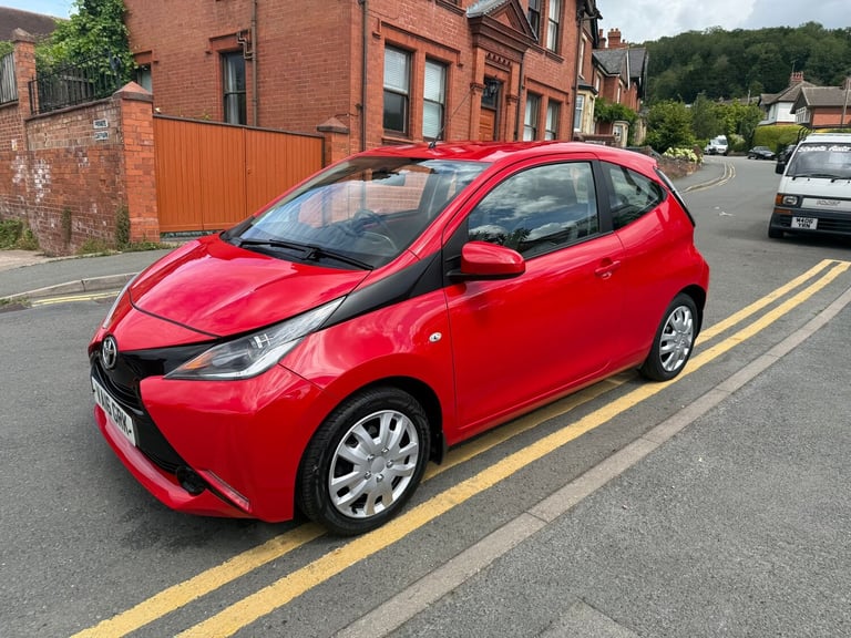 2016 Toyota AYGO 1.0 VVT-i X-Play 3dr HATCHBACK PETROL Manual