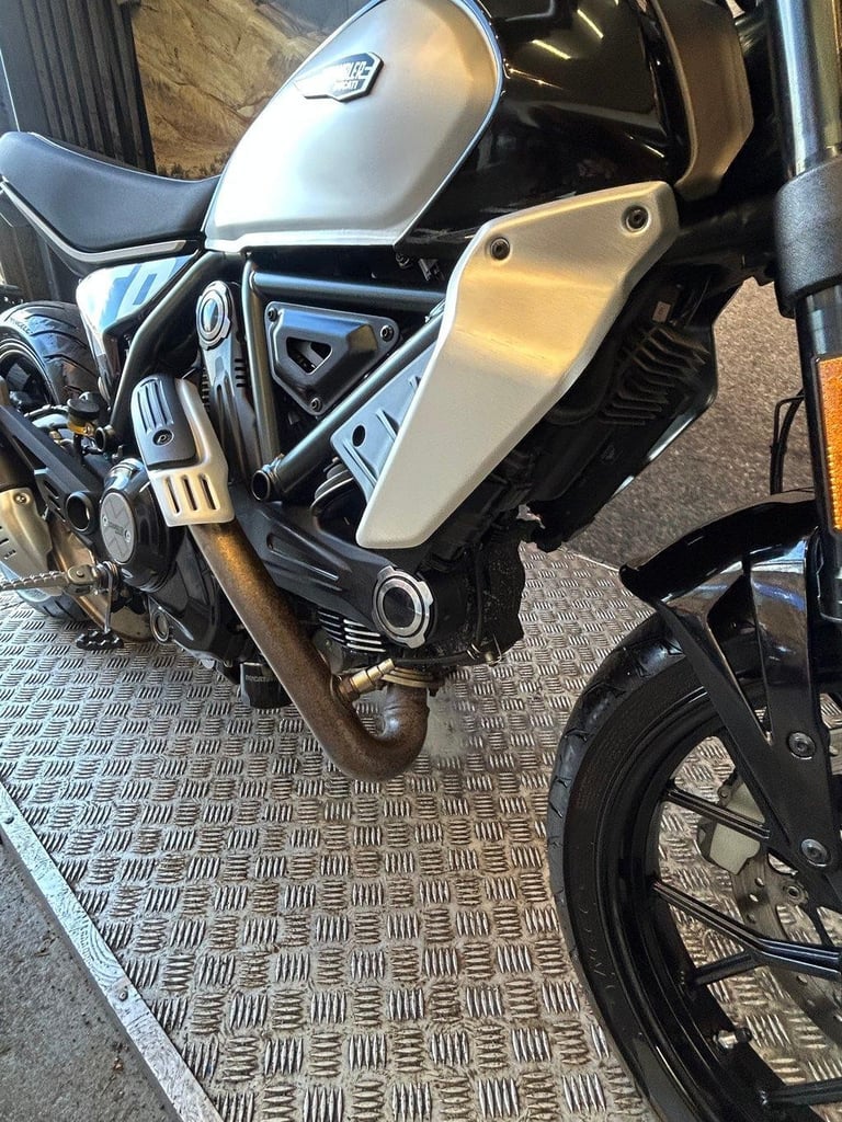 DUCATI SCRAMBLER ICON 800 2023, 8K MILES, EXCELLENT CONDITION, (ATMOTORCYCLES) 