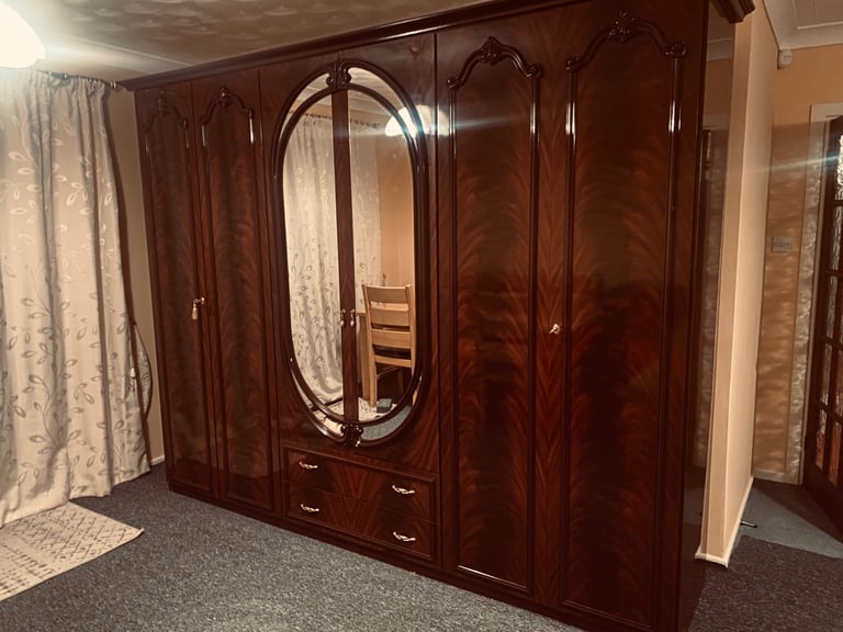 ITALIAN WARDROBE 
