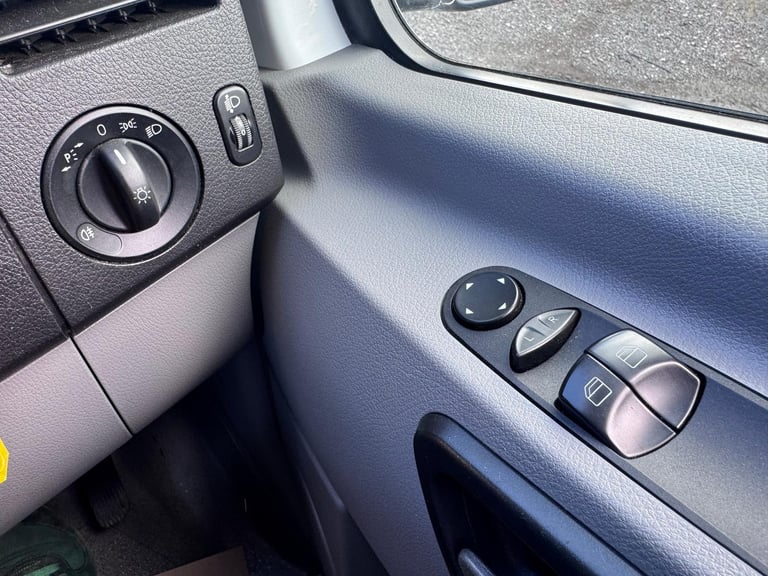 Mercedes Sprinter 314 MWB 13 Seat Minibus. Aircon. Auto. FSH. Reverse Cam. 