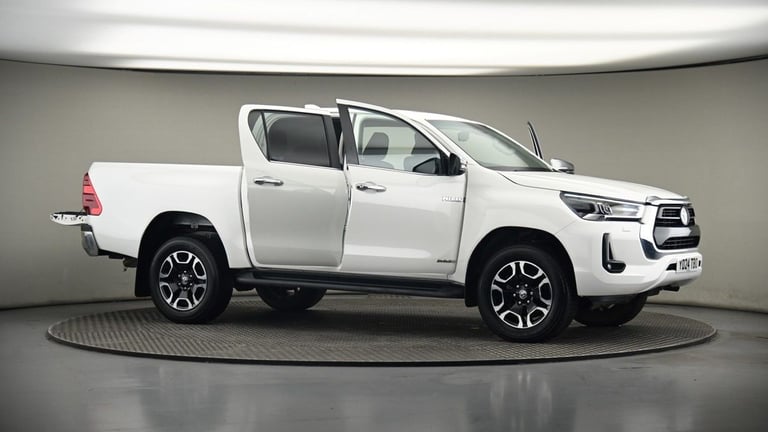 2024 Toyota Hilux 2.8 D-4D Invincible Pickup Double Cab 4dr Diesel Auto 4WD Euro 6 (s/s) (204 Pic...