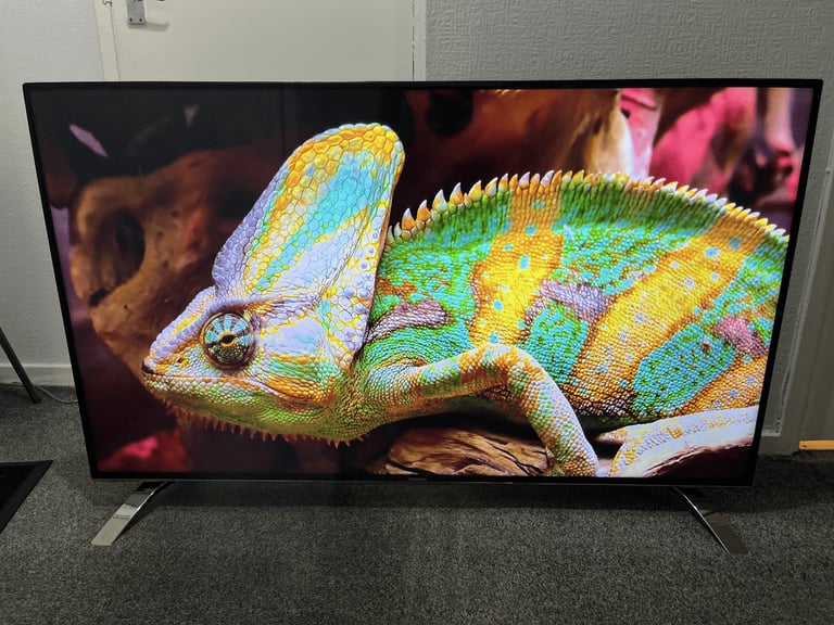 Toshiba 55" Smart 4K UHD LED TV - Excellent Condition
