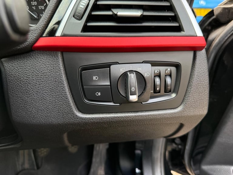 2015 BMW 3 Series 1.5 318i Sport Saloon 4dr Petrol Manual Euro 6 (s/s) (136 ps) SALOON Petrol Manual