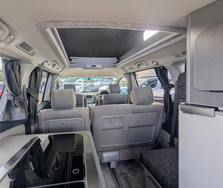 2004 TOYOTA ALPHARD CAMPERVAN