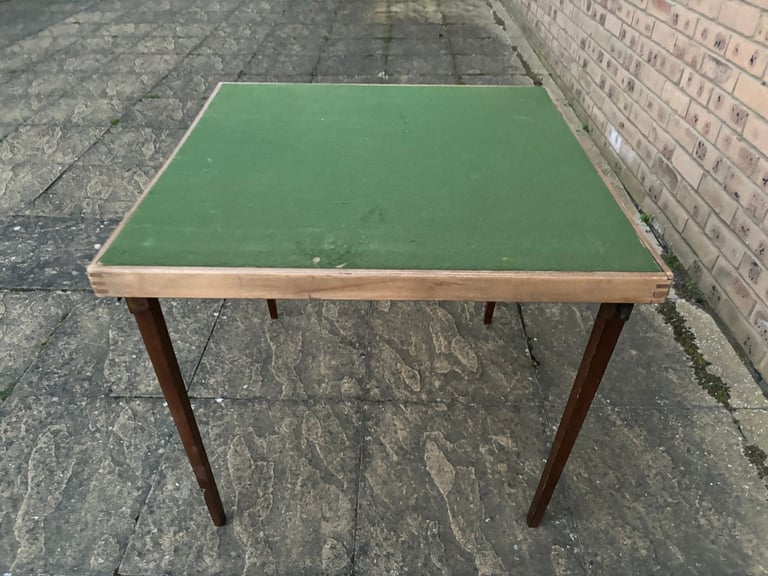 Fantastic VONO Green Felt Top Foldaway Card Table British Made