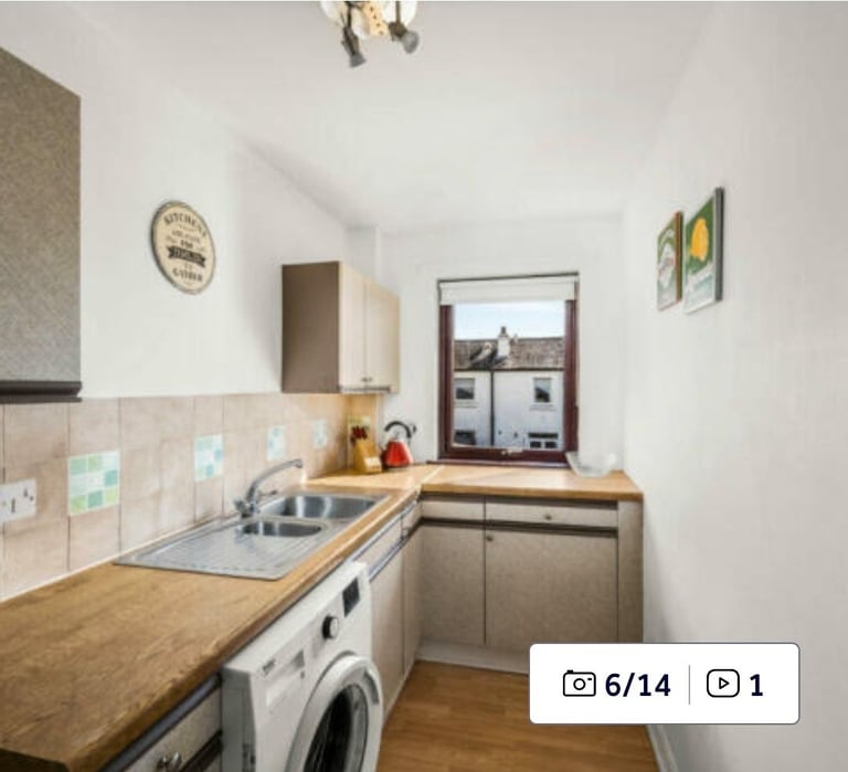 Furnished Bright 2 Bedroom Apartment 