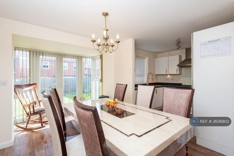 image for 4 bedroom house in Spire Heights, Chesterfield, S40 (4 bed) (#2636903)