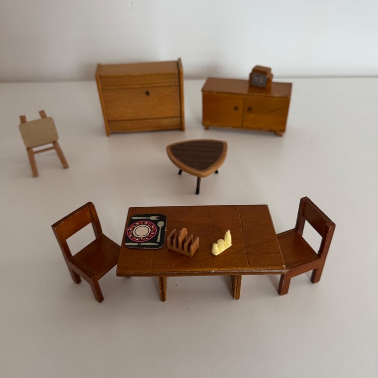 Retro Dolls House furniture