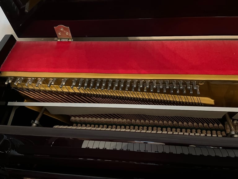 Evestaff Piano (Mahogany)