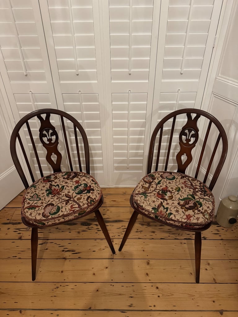 TWO ERCOL FLEUR DE LYS BOW BACK KITCHEN/DINING CHAIRS