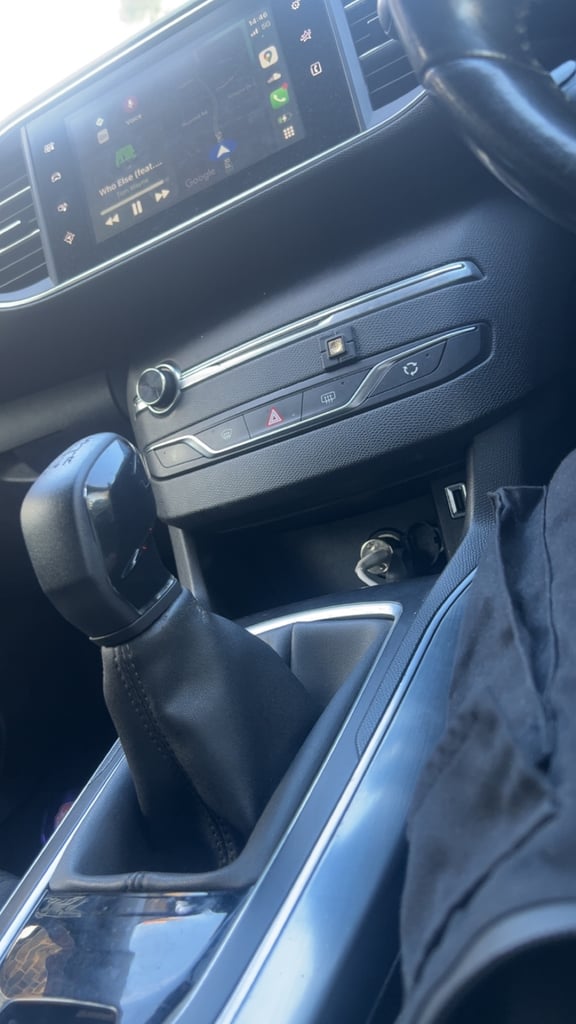 Peugeot, 308, Hatchback, 2015, Manual, 1560 (cc), 5 doors