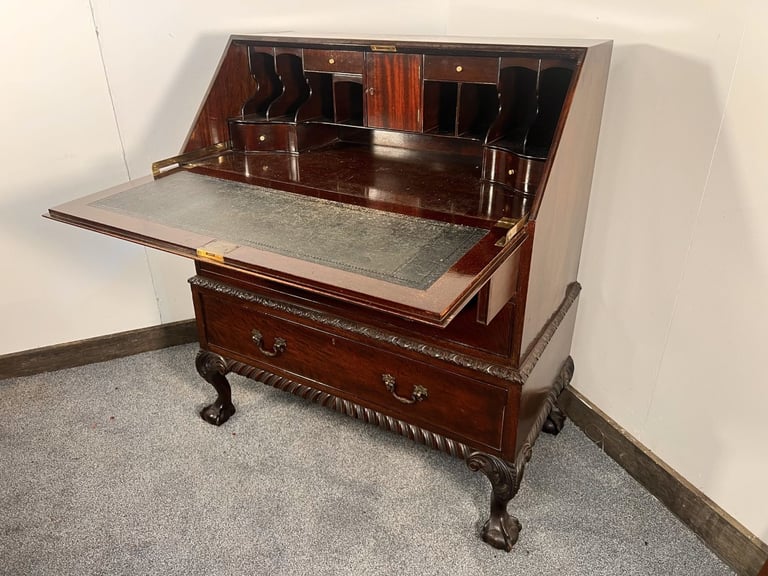 image for An Antique 20th Century Fine Quality Bureau In Mahogany