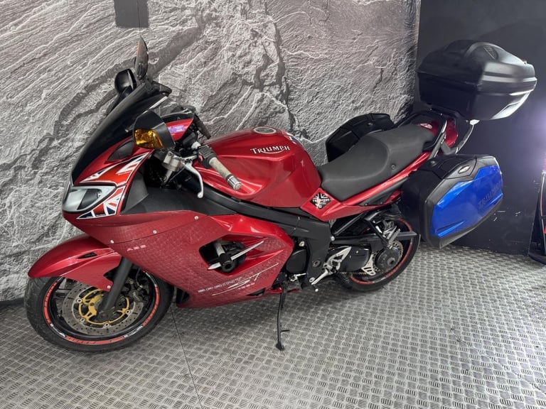 TRIUMPH SPRINT ST 1050 2006