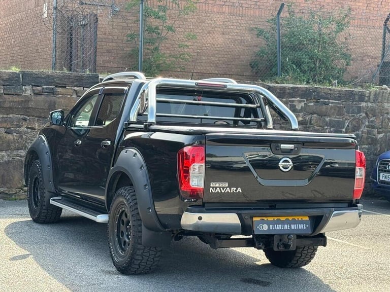 2016 Nissan Navara 2.3 dCi Tekna Auto 4WD Euro 5 4dr PICK UP Diesel Automatic