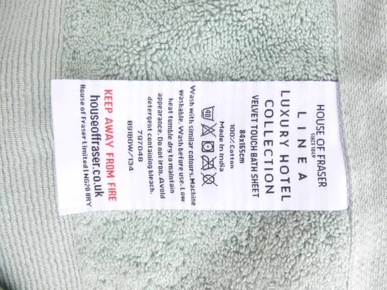 image for RRP £30 each : A PAIR of Brand New Thick Bath Sheets 675gsm 84x165cm