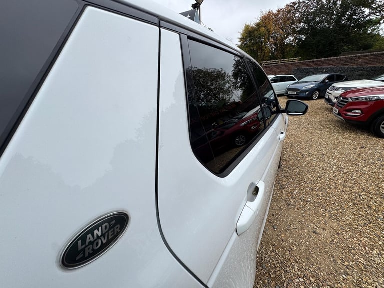 2017 Land Rover Discovery Sport 2.0 TD4 SE Tech 4WD Euro 6 (s/s) 5dr ESTATE Diesel Manual