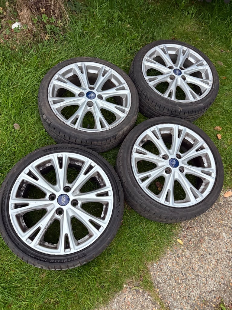 17” 4x108 Ford Fiesta Alloy Wheels Alloys With Tyres St Line Zetec Silver  Red