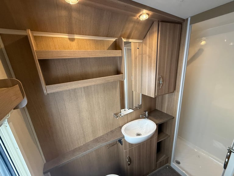Bessacarr E444 Side Dinette Converts To Double Rear Bathroom