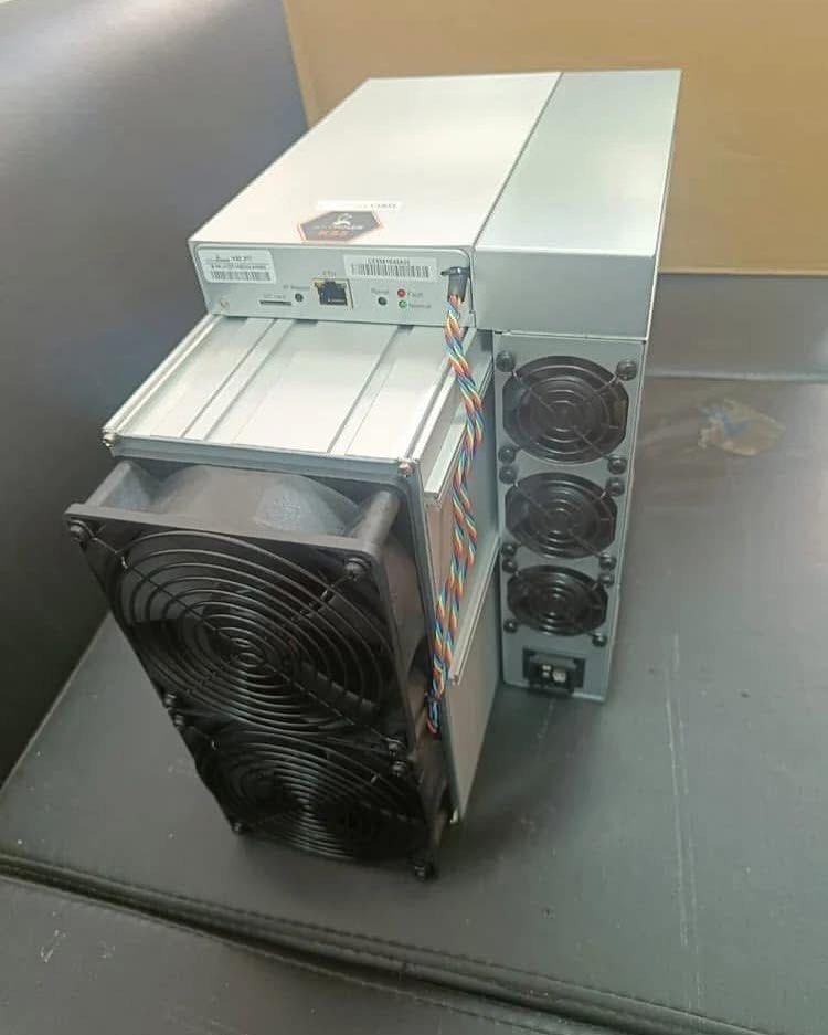 Bitmain Antminer l9 (17GH)