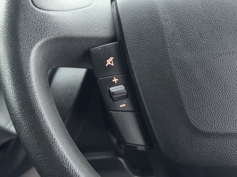 2021 Peugeot Boxer BLUEHDI 335 LOW LOADER / DROPSIDE / DROP &amp; GO / SPECIALIST VEHICLE - DIESE...